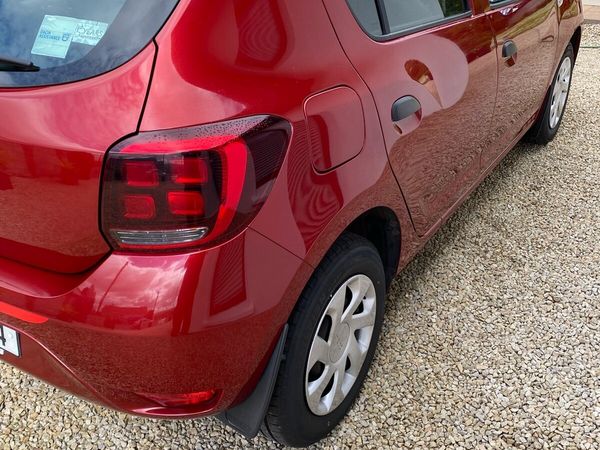 Dacia Sandero Hatchback, Petrol, 2021, Red