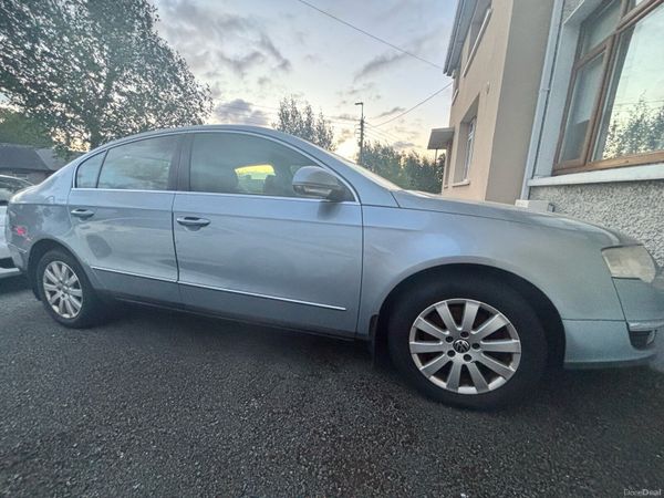 Volkswagen Passat Saloon, Petrol, 2007, Blue
