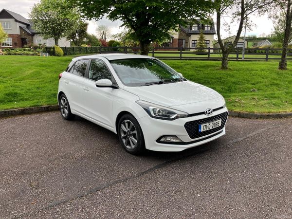 Hyundai i20 Hatchback, Petrol, 2017, White