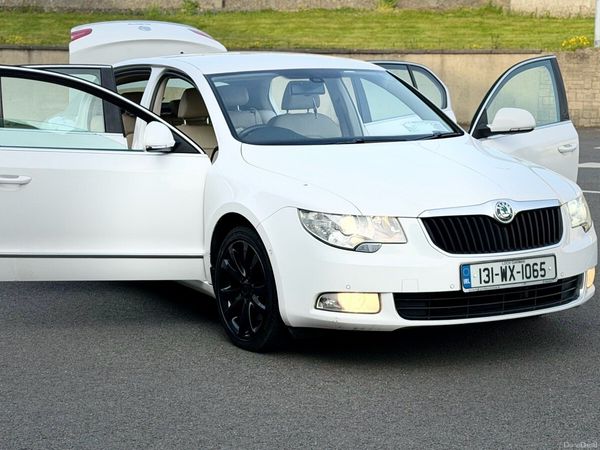 Skoda Superb Saloon, Diesel, 2013, White
