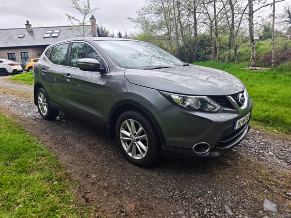 Nissan Qashqai Hatchback, Diesel, 2015, Grey