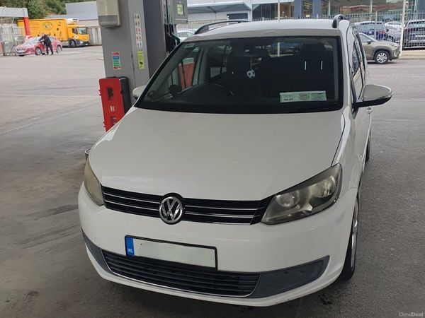 Volkswagen Touran MPV, Petrol, 2011, White