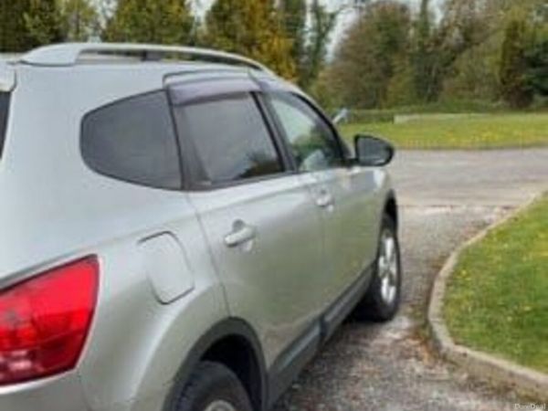 Nissan Qashqai+2 Hatchback, Diesel, 2009, Silver