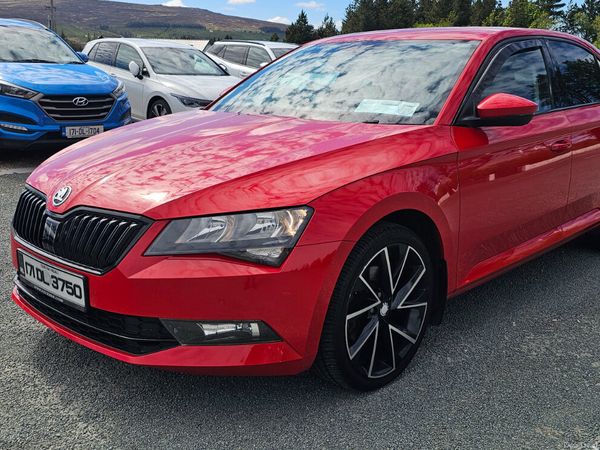 Skoda Superb Hatchback, Diesel, 2017, Red