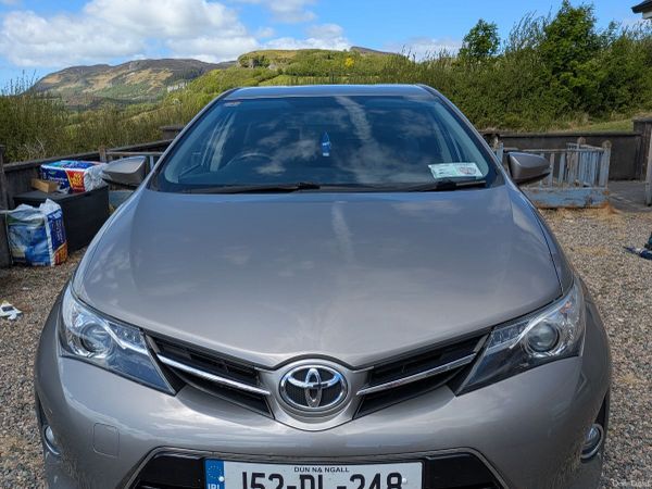 Toyota Auris Hatchback, Diesel, 2015, Bronze