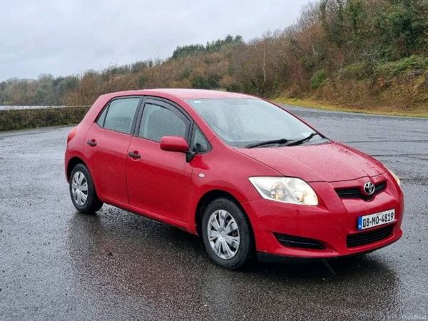 Toyota Auris Hatchback, Diesel, 2008, Red