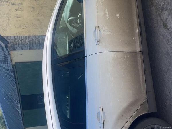 Ford Focus Hatchback, Petrol, 2013, White