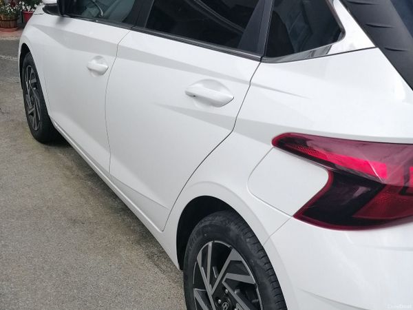 Hyundai i20 Hatchback, Petrol, 2024, White