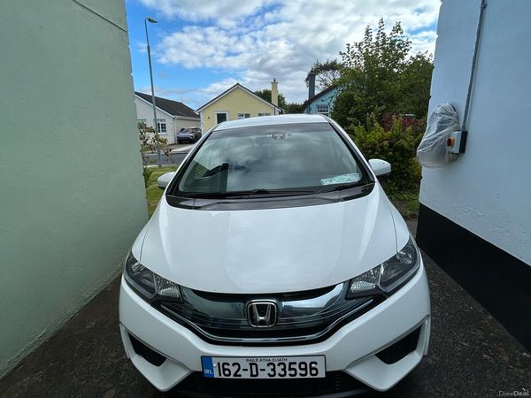 Honda Fit Hatchback, Petrol Hybrid, 2016, White
