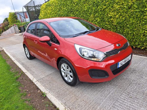 Kia Rio Hatchback, Diesel, 2014, Red