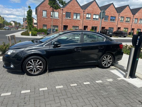 Toyota Avensis Saloon, Diesel, 2013, Black