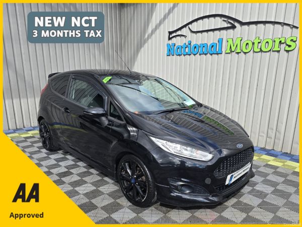 Ford Fiesta Hatchback, Petrol, 2015, Black