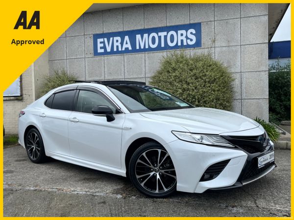 Toyota Camry Saloon, Petrol Hybrid, 2019, White