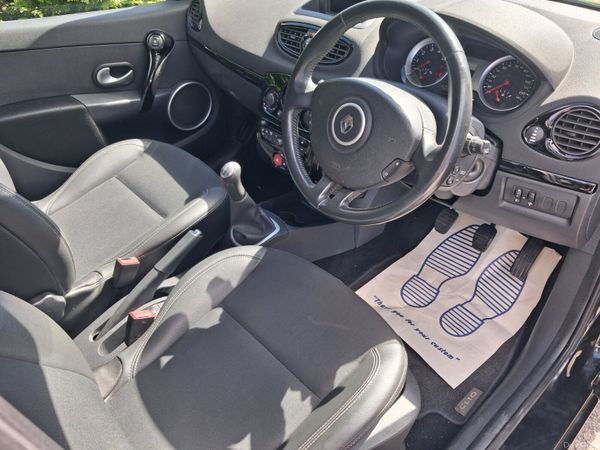 Renault Clio Hatchback, Petrol, 2012, Black