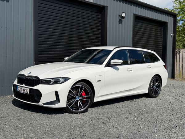 BMW 3-Series Estate, Petrol Hybrid, 2023, White