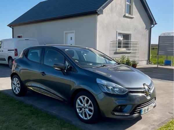 Renault Clio Hatchback, Petrol, 2019, Grey