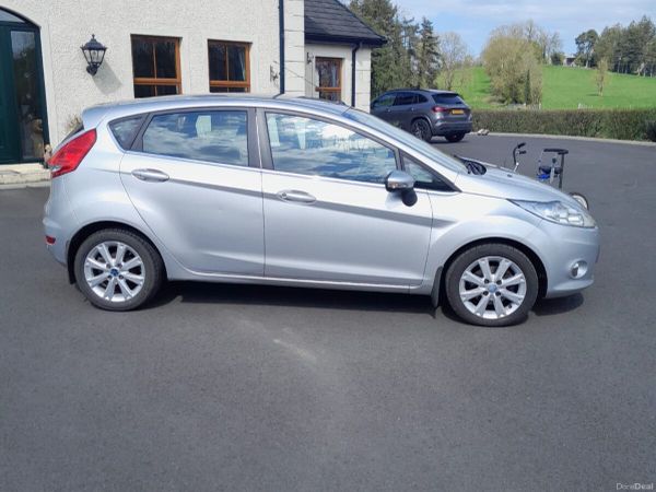 Ford Fiesta Hatchback, Petrol, 2010, Silver