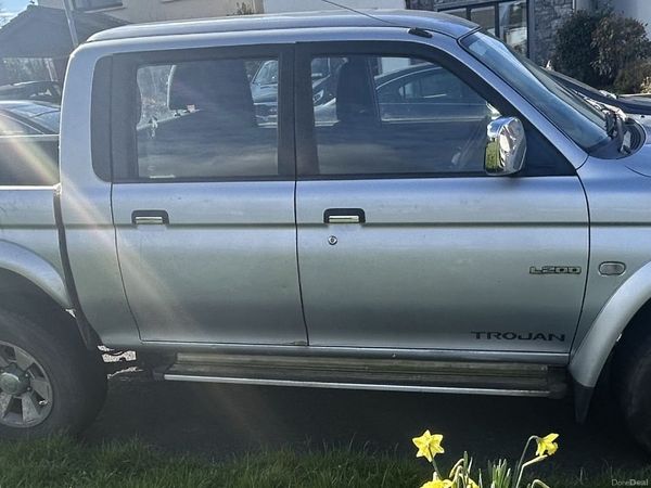 Mitsubishi L200 Crew Cab, Diesel, 2006, Silver