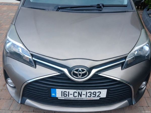 Toyota Yaris Hatchback, Diesel, 2016, Grey