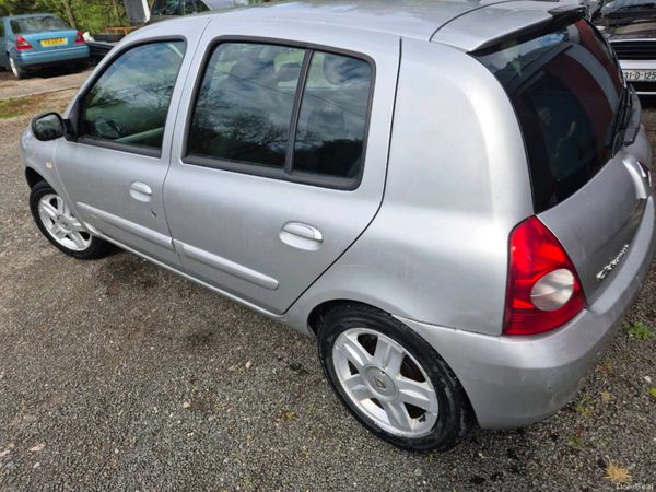 Renault Clio Hatchback, Petrol, 2007, Silver