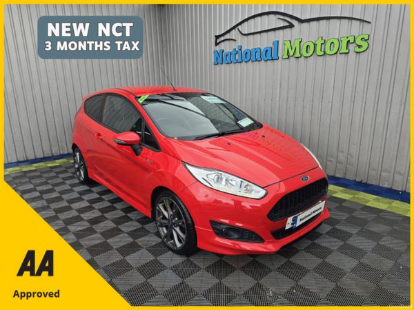 Ford Fiesta Hatchback, Petrol, 2017, Red