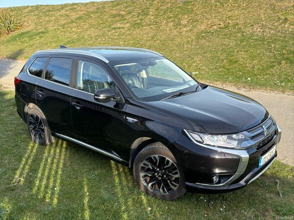 Mitsubishi Outlander SUV, Petrol Plug-in Hybrid, 2017, Black