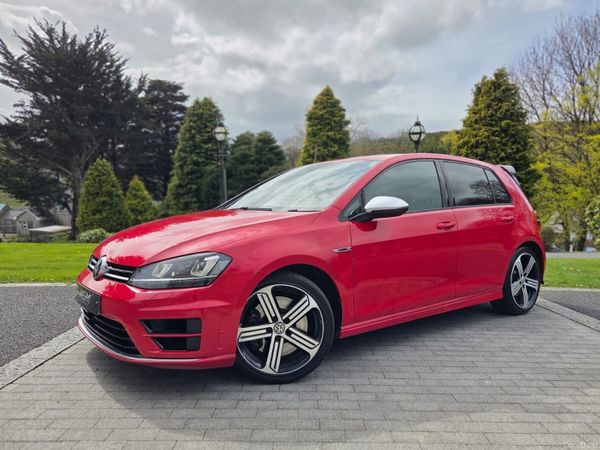 Volkswagen Golf Hatchback, Petrol, 2015, Red