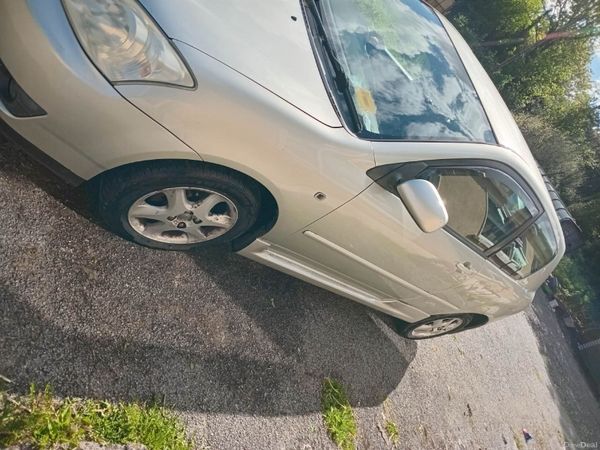 Toyota Corolla Hatchback, Petrol, 2007, Silver