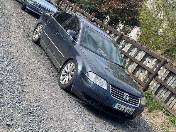 Volkswagen Passat Saloon, Diesel, 2004, Blue