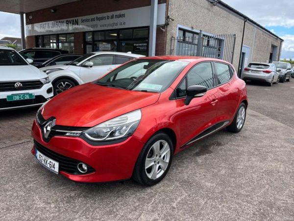 Renault Clio Hatchback, Petrol, 2015, Red