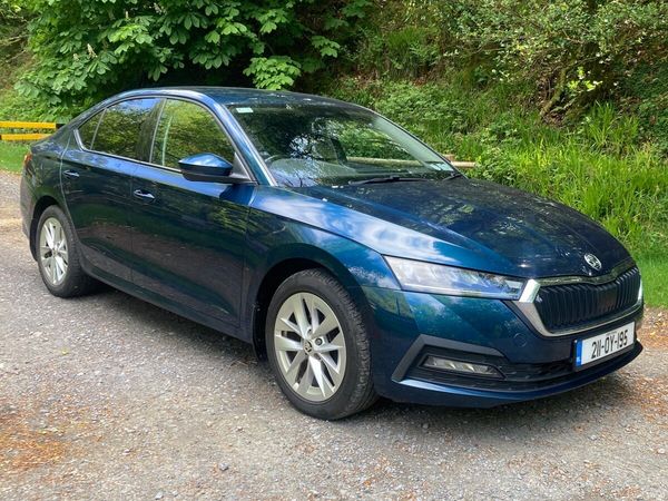 Skoda Octavia Saloon, Diesel, 2021, Blue