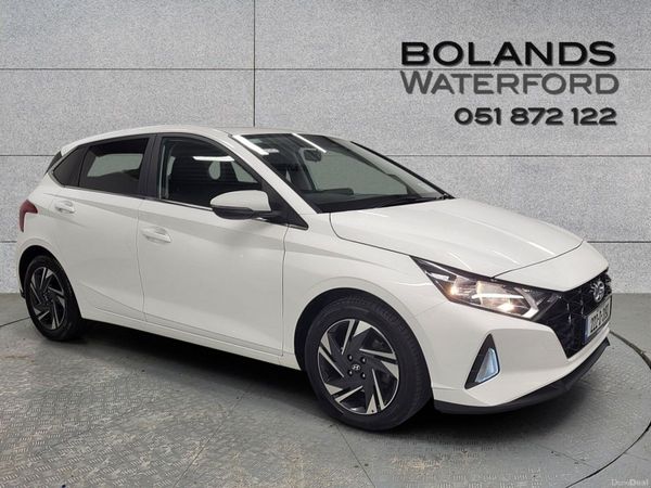 Hyundai i20 Hatchback, Petrol, 2022, White