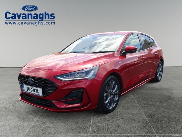 Ford Focus Hatchback, Petrol, 2024, Red