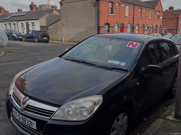 Vauxhall Astra Hatchback, Petrol, 2007, Black