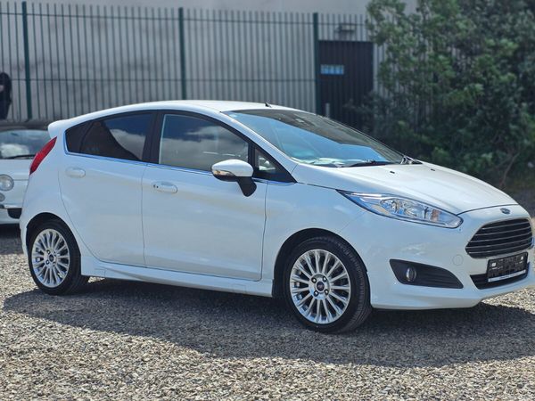 Ford Fiesta Hatchback, Petrol, 2014, White