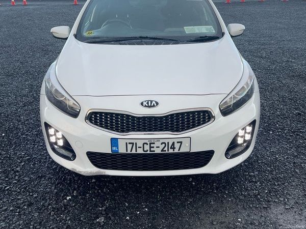 Kia Ceed Hatchback, Petrol, 2017, White