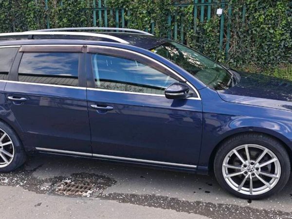 Volkswagen Passat Estate, Petrol, 2013, Navy