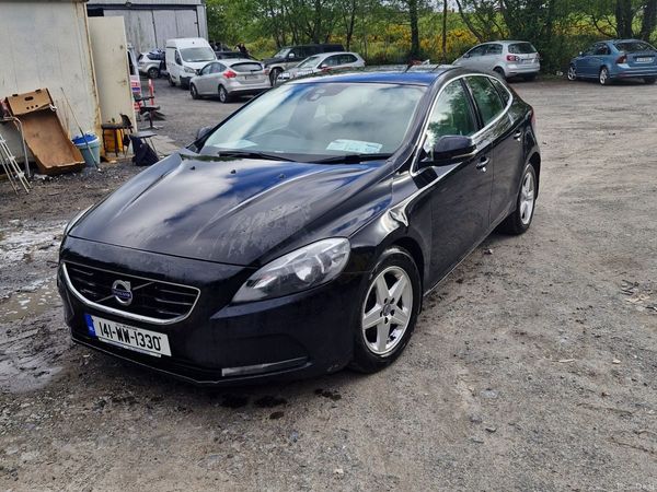 Volvo V40 Hatchback, Diesel, 2014, Black