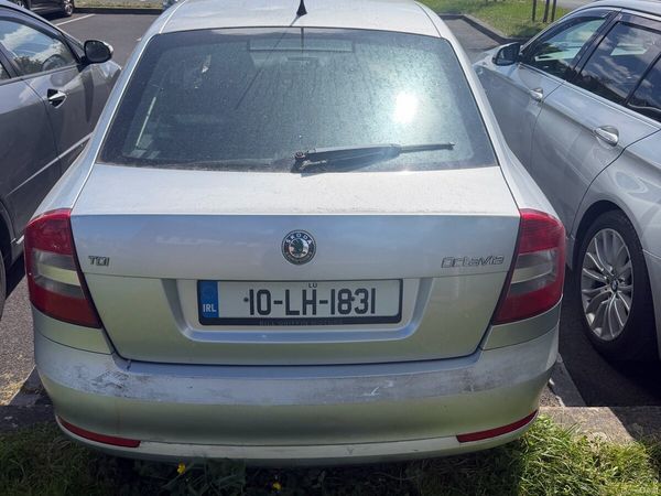Skoda Octavia Hatchback, Diesel, 2010, Silver