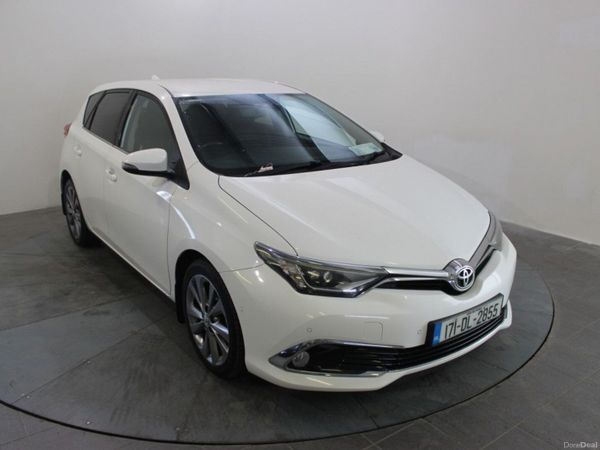 Toyota Auris Hatchback, Petrol, 2017, White