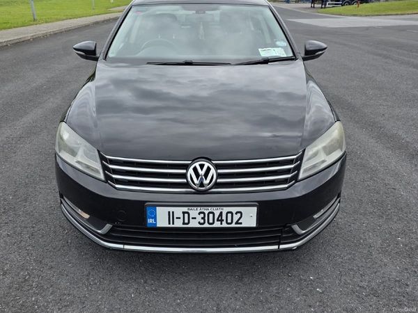 Volkswagen Passat Saloon, Petrol, 2011, Black