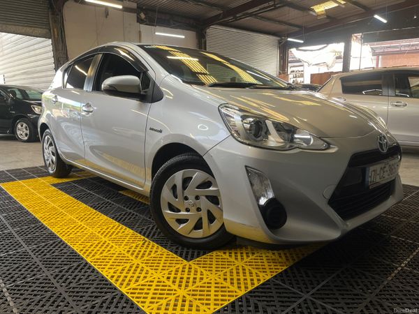 Toyota Aqua Hatchback, Petrol Hybrid, 2017, Silver
