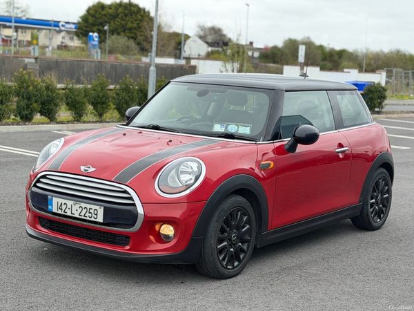 Mini Cooper Hatchback, Diesel, 2014, Red