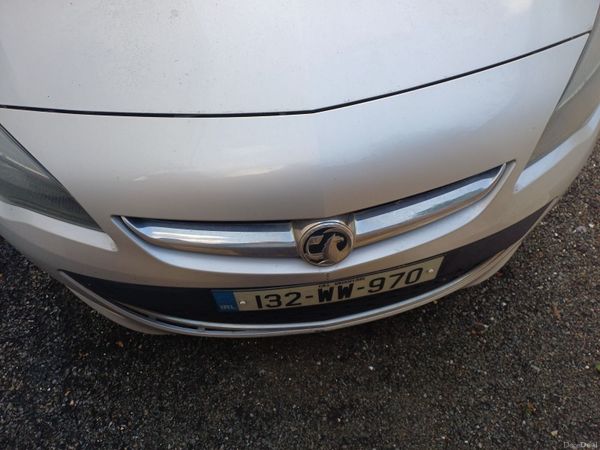 Vauxhall Astra Hatchback, Diesel, 2013, Silver