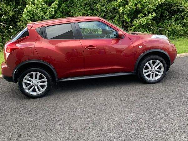 Nissan Juke SUV, Petrol, 2011, Red