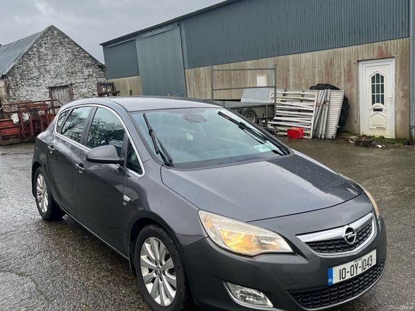 Opel Astra Hatchback, Diesel, 2010, Grey