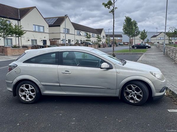 Opel Astra Hatchback, Petrol, 2006, Yellow