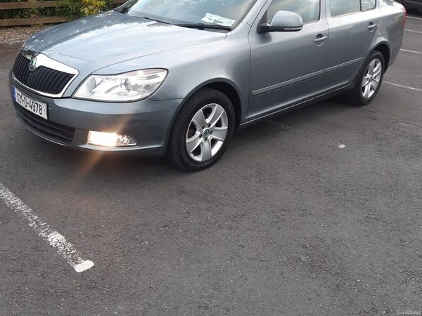 Skoda Octavia Saloon, Diesel, 2013, Grey