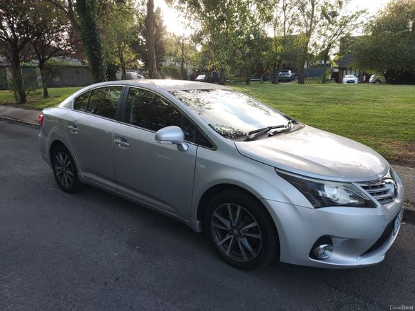 Toyota Avensis Saloon, Diesel, 2015, Silver