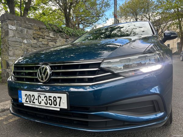 Volkswagen Passat Saloon, Diesel, 2020, Blue